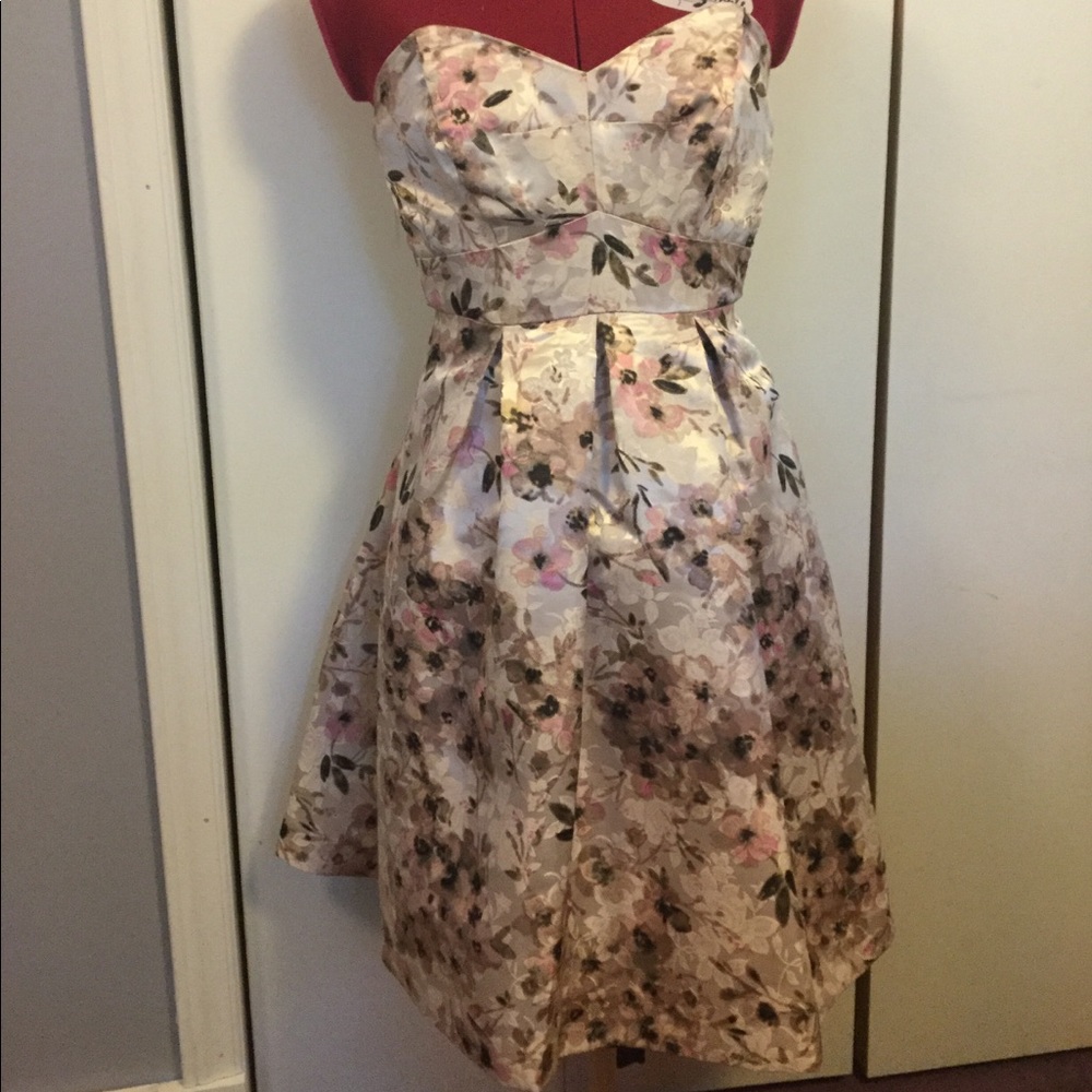 LC Lauren Conrad Runway Floral Strapless Dress